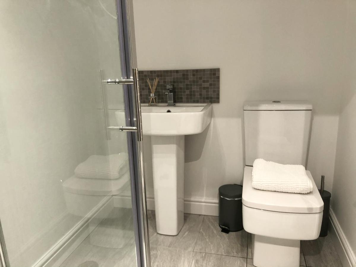 מנצ'סטר 10Min To City - Free Parking - Private Studio - Contractor Friendly מראה חיצוני תמונה