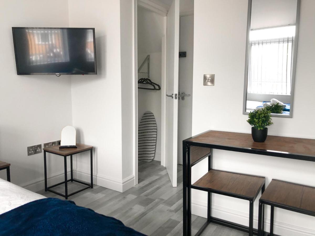 מנצ'סטר 10Min To City - Free Parking - Private Studio - Contractor Friendly מראה חיצוני תמונה